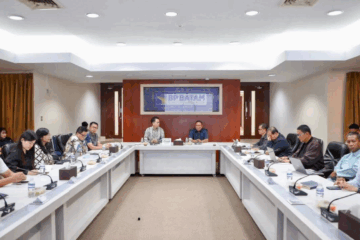 Deputi Bidang Investasi dan Pengusahaan, Fary Francis, menerima kunjungan Apindo Provinsi Kepri di Gedung Marketing Centre