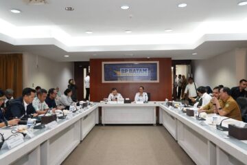 Badan Pengusahaan (BP) Batam bersama Kementerian Koordinator Bidang Perekonomian dan Kementerian Energi dan Sumber Daya Mineral (ESDM) membahas rencana pelaksanaan kebijakan Jaringan Gas (Jargas) di Kota Batam, Senin (22/12/2025).