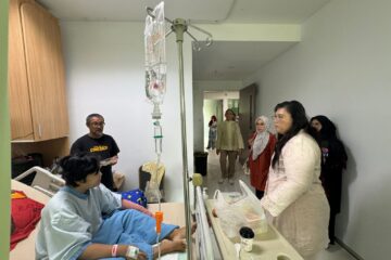 Anggota/Deputi Bidang Pelayanan Umum BP Batam, Ariastuty Sirait meninjau kesiapan unit pelayanan jelang Puncak Perayaan Natal dan Tahun Baru 2025.