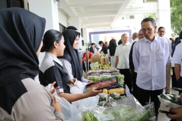 Kepala BP Batam Amsakar Achmad membuka Bazaar Murah Ramadhan 1447 H