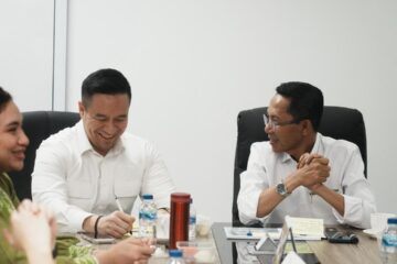 Kepala BP Batam, Amsakar Achmad, menerima kunjungan kerja Wali Kota Kupang, dr. Christian Widodo, yang didampingi Wakil Wali Kota Serena C. Francis,