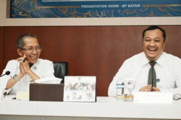 Kepala BP Batam, Amsakar Achmad, dan Rektor Universitas Maritim Raja Ali Haji, Prof. Dr. Agung Dhamar Syakti